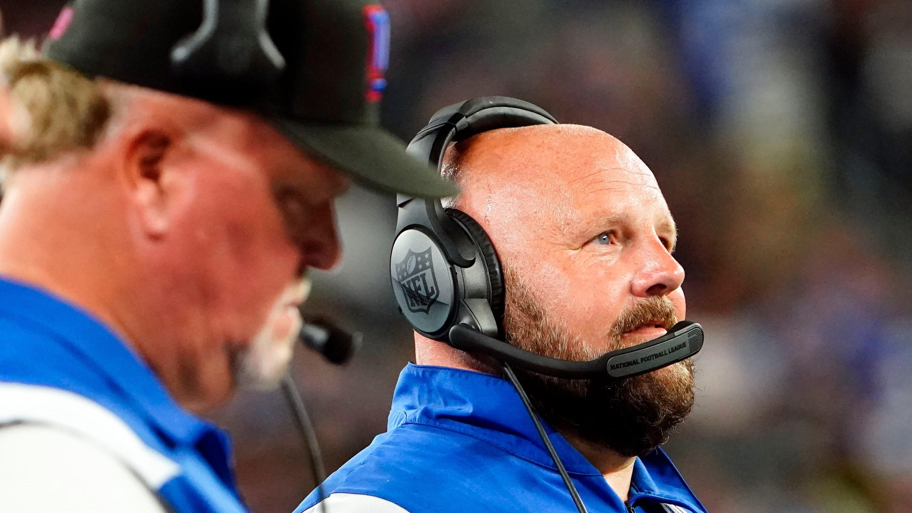 New York Giants head coach Brian Daboll, right, and defensive coordinator Don "Wink" Martindale on the sideline / Danielle Parhizkaran - NorthJersey.com - USA TODAY NETWORK