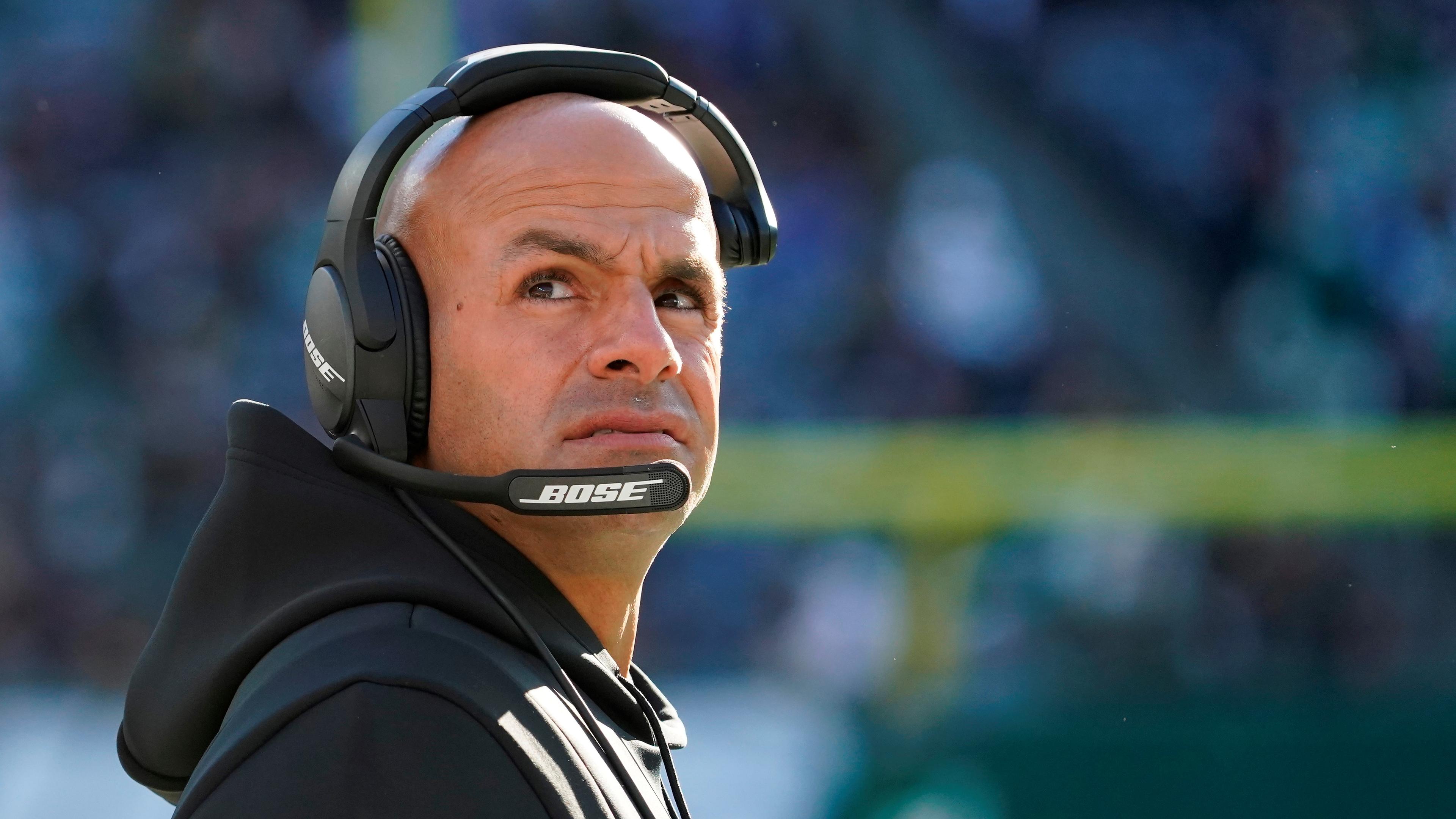 Dec 12, 2021; East Rutherford, N.J.,USA; New York Jets head coach Robert Saleh in the first half against the New Orleans Saints at MetLife Stadium. / Robert Deutsch-USA TODAY Sports
