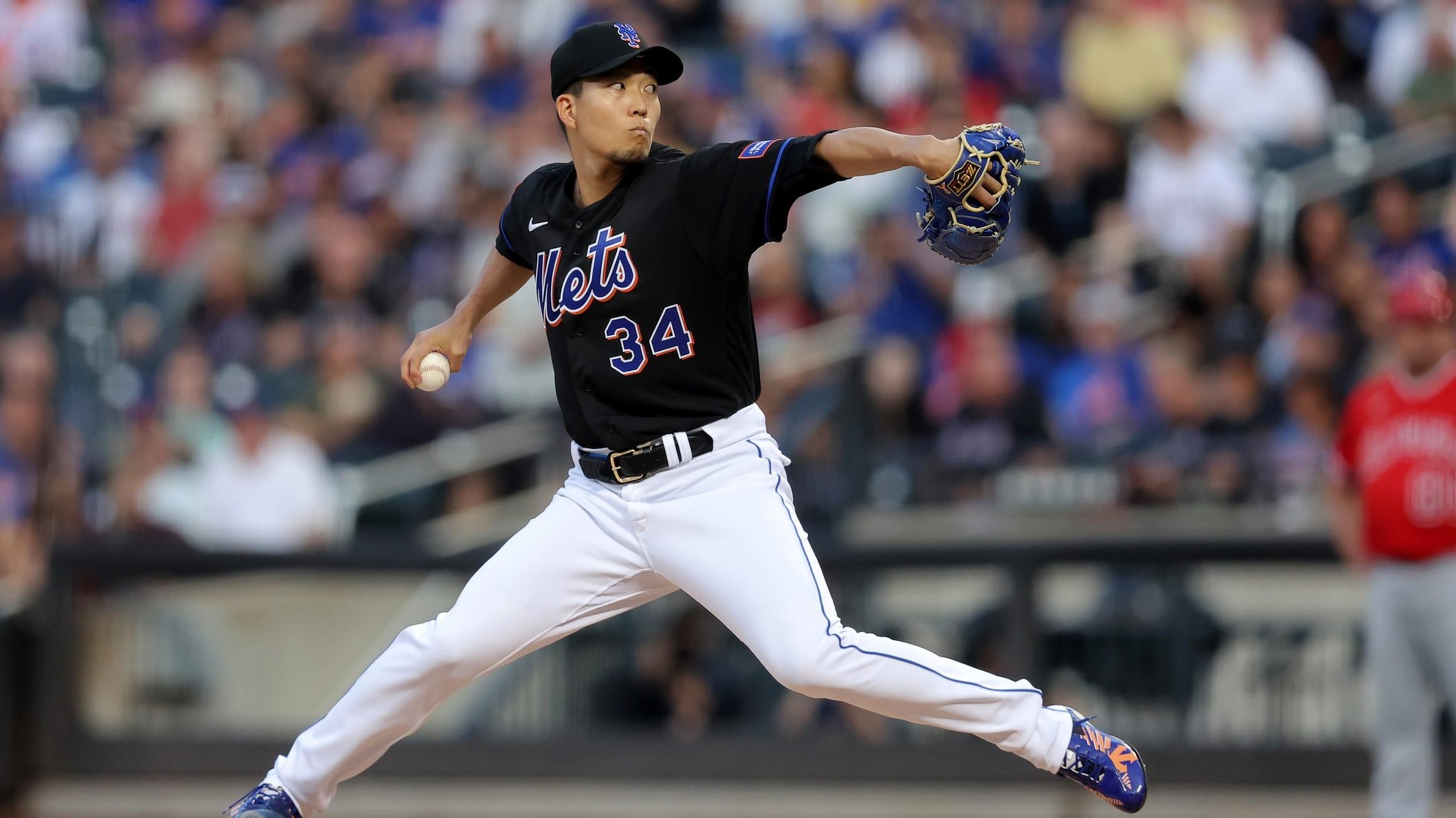 Aug 25, 2023; New York City, New York, USA; New York Mets starting pitcher Kodai Senga (34) pitches against the Los Angeles Angels during the first inning at Citi Field. / Brad Penner-USA TODAY Sports