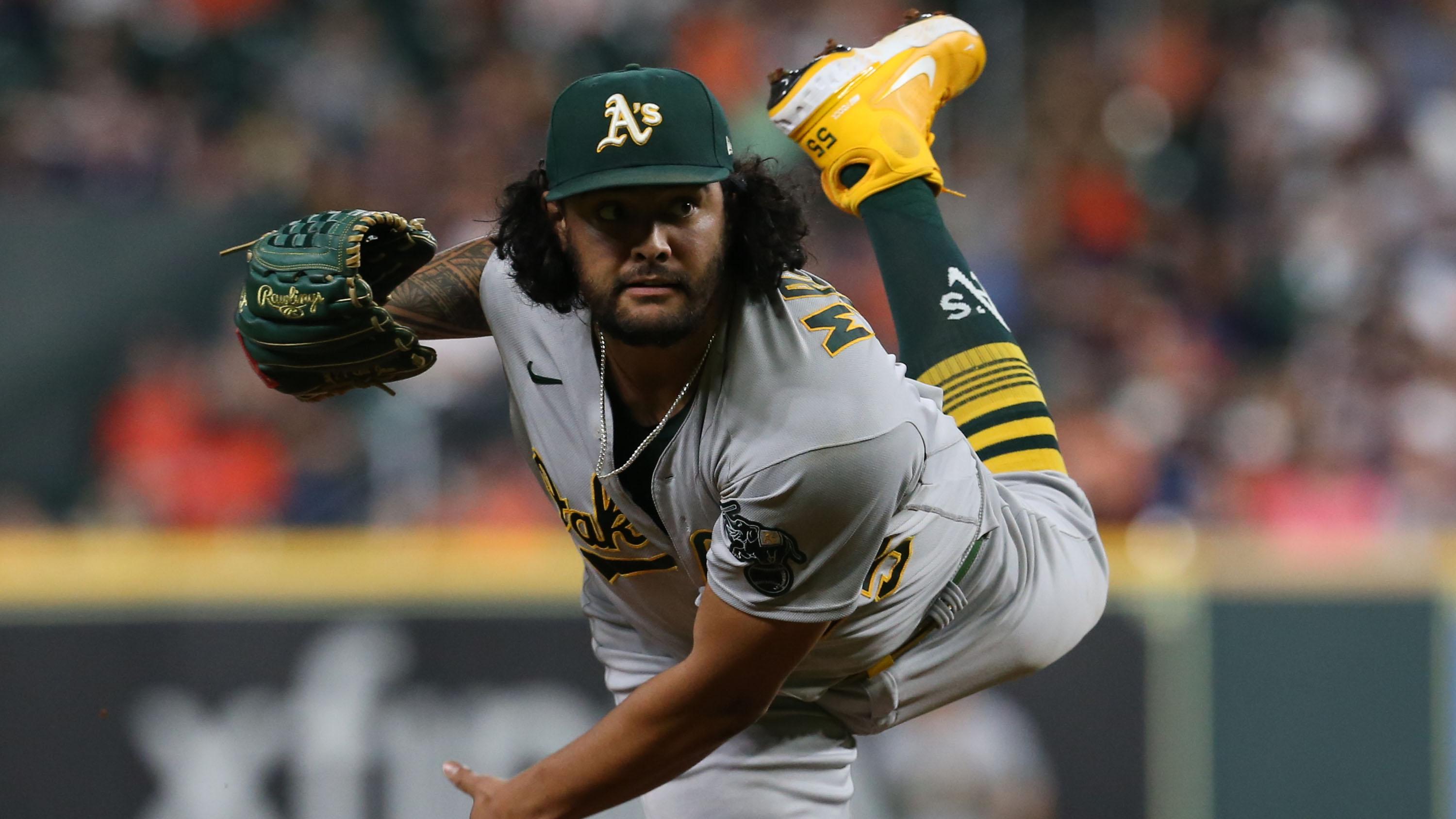 Oakland Athletics starting pitcher Sean Manaea (55) pitches against the Houston Astros in the third inning at Minute Maid Park. / Thomas Shea-USA TODAY Sports