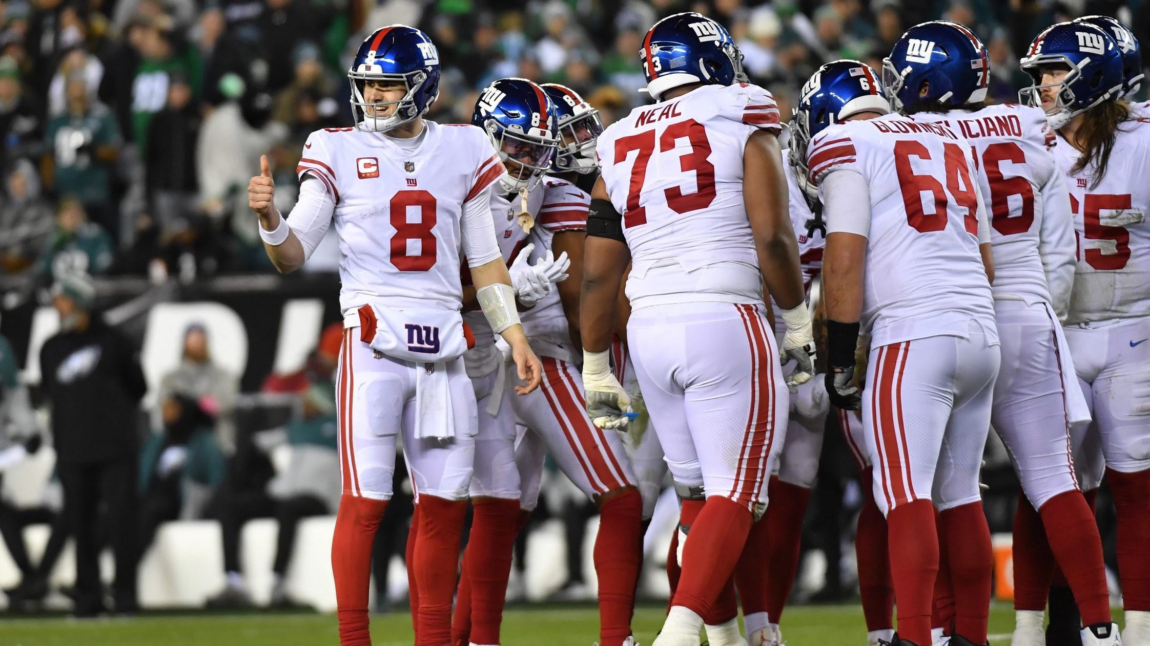 Jan 21, 2023; Philadelphia, Pennsylvania, USA; New York Giants quarterback Daniel Jones (8) in the huddle against the Philadelphia Eagles during an NFC divisional round game at Lincoln Financial Field. / Eric Hartline-USA TODAY Sports