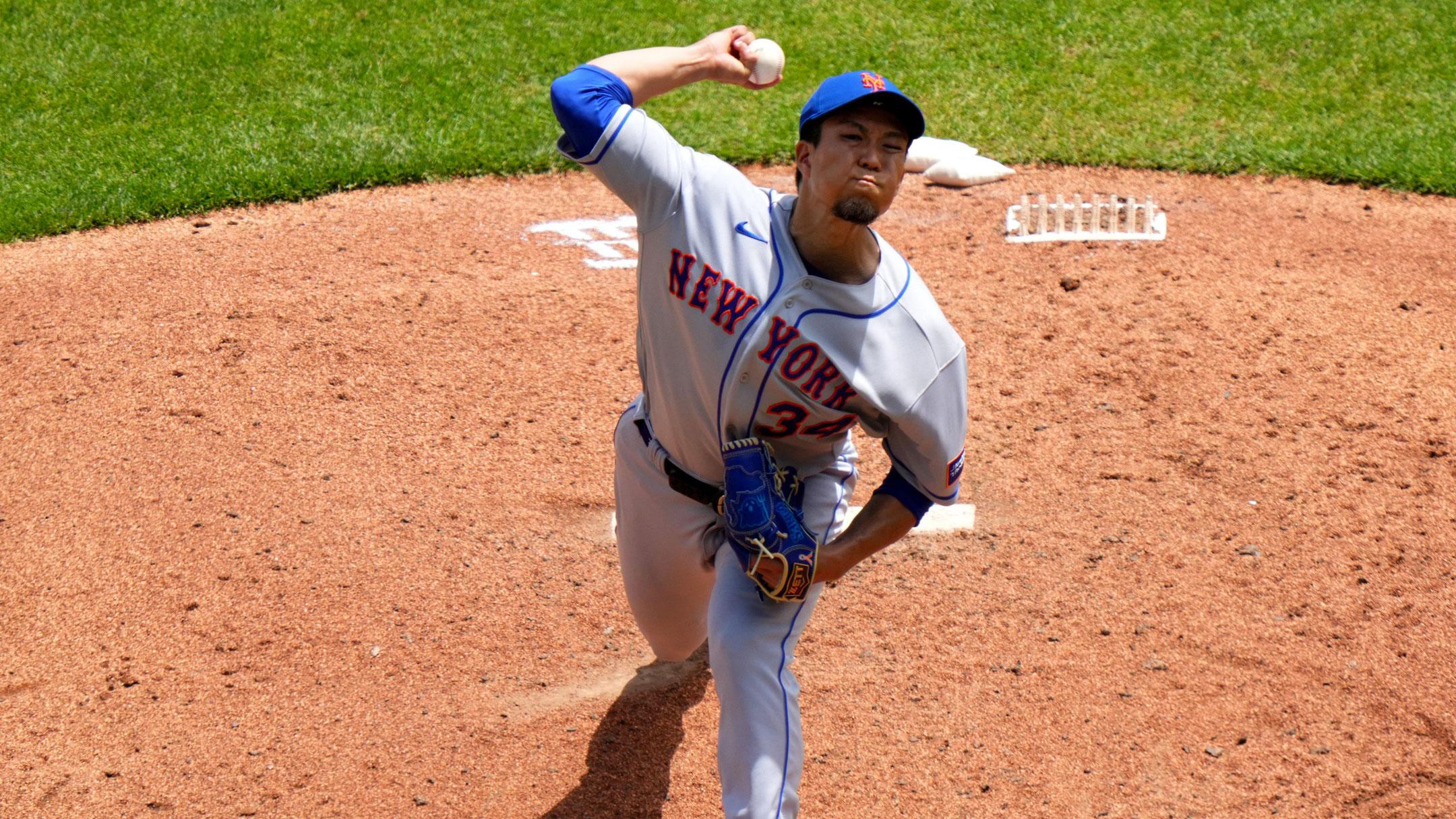 New York Mets starting pitcher Kodai Senga (34) delivers in the third inning of a baseball game between the New York Mets and the Cincinnati Reds, Thursday, May 11, 2023, in Cincinnati / Kareem Elgazzar/The Enquirer / USA TODAY NETWORK