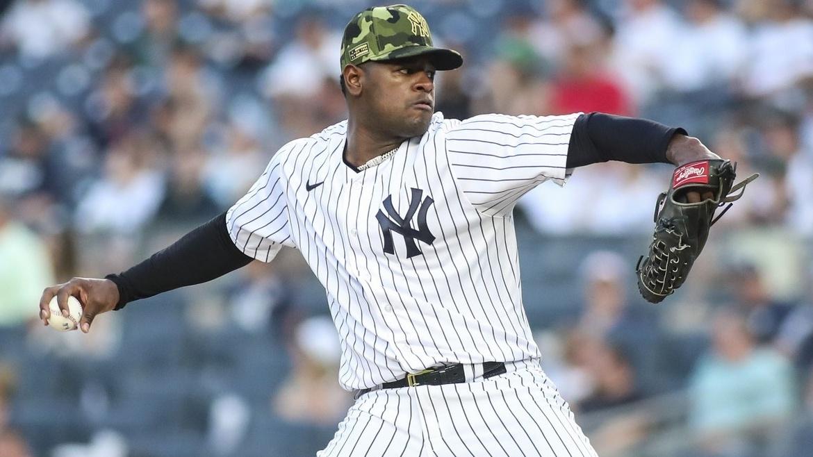 May 22, 2022; Bronx, New York, USA; New York Yankees starting pitcher Luis Severino (40) pitches in the first inning against the Chicago White Sox at Yankee Stadium. / Wendell Cruz-USA TODAY Sports