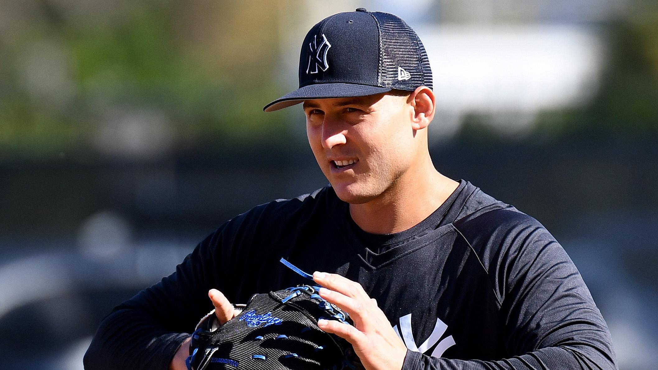 Mar 17, 2022; Tampa, FL, USA; New York Yankees infielder Anthony Rizzo (48) prepares to take infield practice during the spring training workout at George M. Steinbrenner Field. Mandatory Credit: Jonathan Dyer-USA TODAY Sports / © Jonathan Dyer-USA TODAY Sports