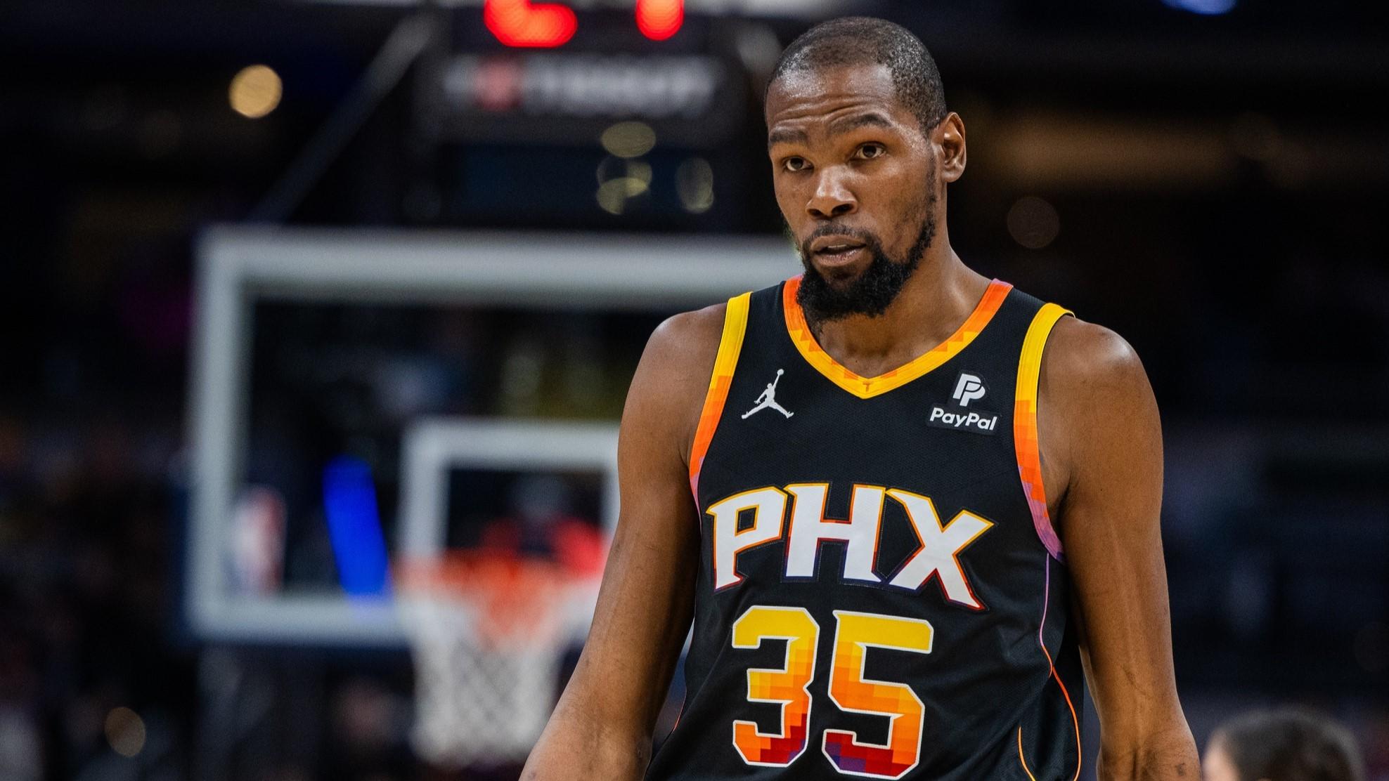 Jan 26, 2024; Indianapolis, Indiana, USA; Phoenix Suns forward Kevin Durant (35) in the second half against the Indiana Pacers at Gainbridge Fieldhouse. / Trevor Ruszkowski-USA TODAY Sports
