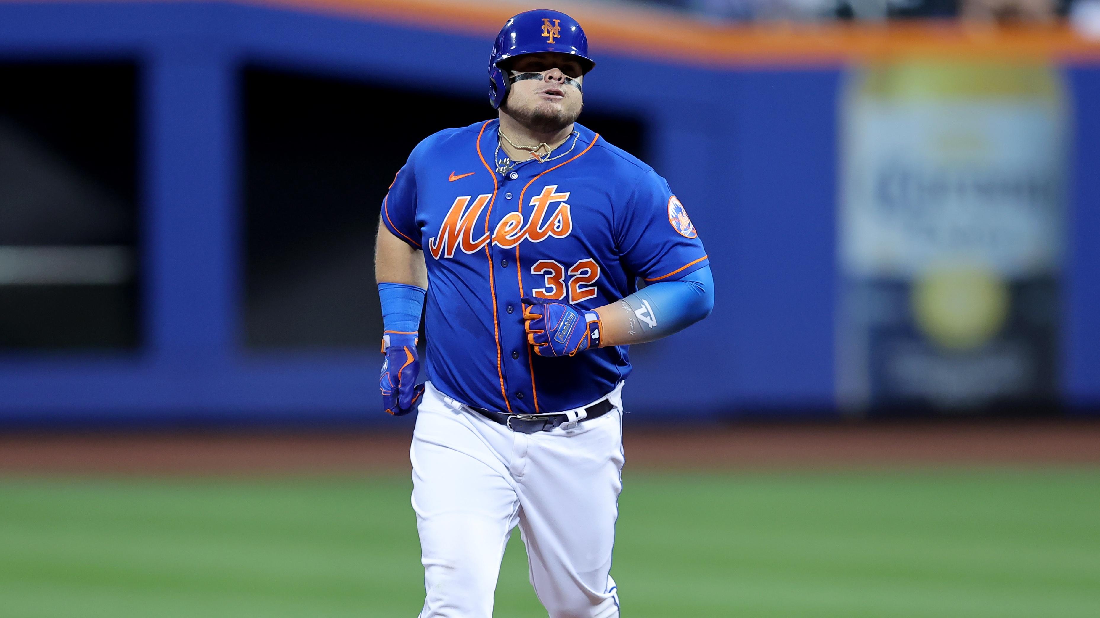 New York Mets designated hitter Daniel Vogelbach (32) rounds the bases after hitting a solo home run against the Pittsburgh Pirates during the second inning at Citi Field. / Brad Penner - USA TODAY Sports