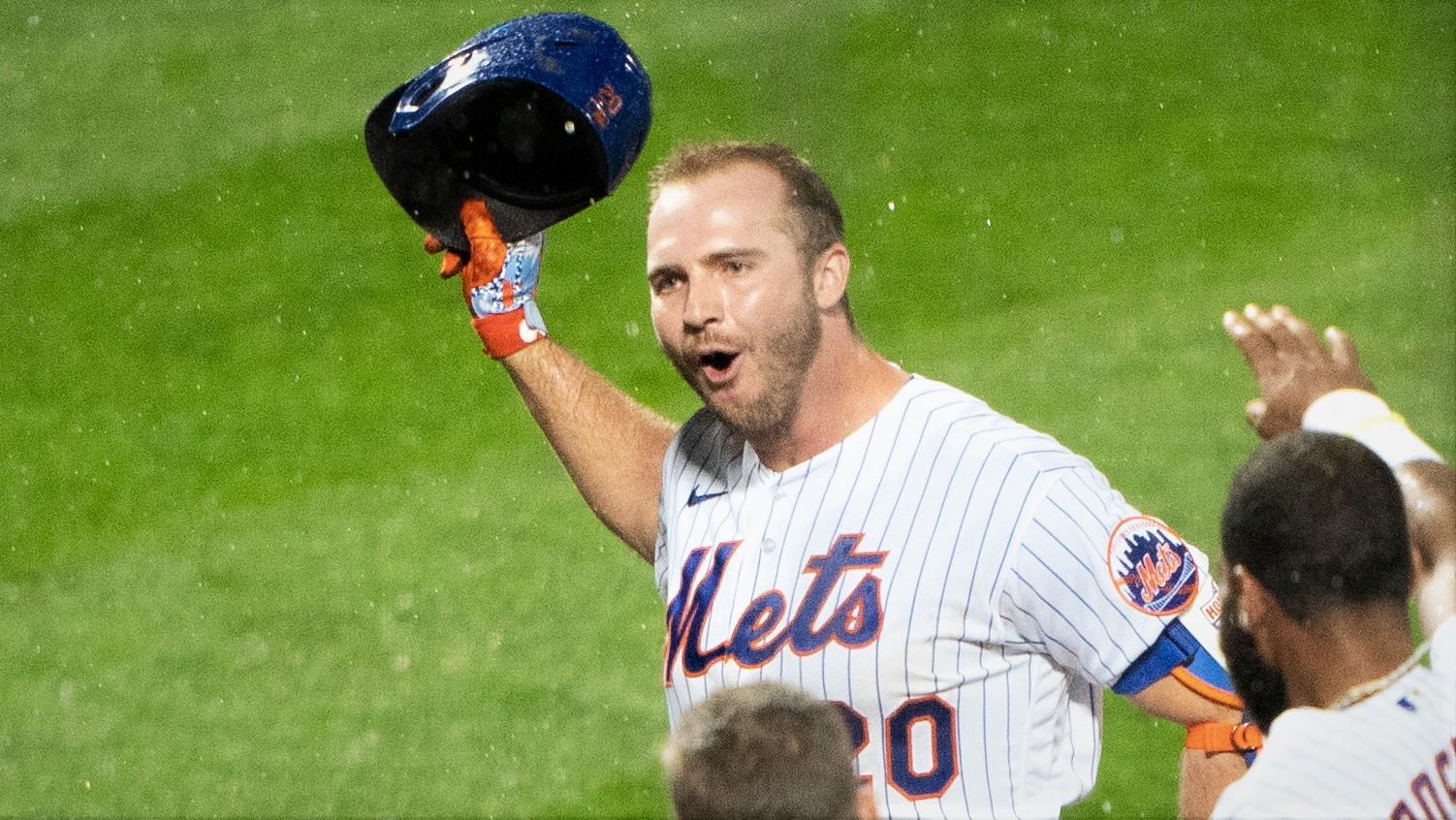 Sep 3, 2020; New York City, New York, USA; New York Mets first baseman Pete Alonso (20) reacts to hitting a walk-off home run during the tenth inning against the New York Yankees at Citi Field. Mandatory Credit: Gregory Fisher-USA TODAY Sports / © Gregory Fisher-USA TODAY Sports